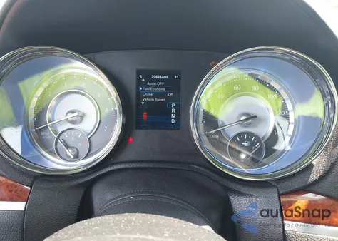 2014 Chrysler 300 z USA, uszkodzony, nr VIN 2C3CCARG0EH136503